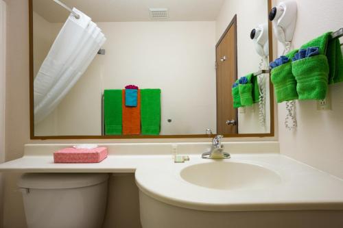 Super 8 by Wyndham Las Vegas - photo 17