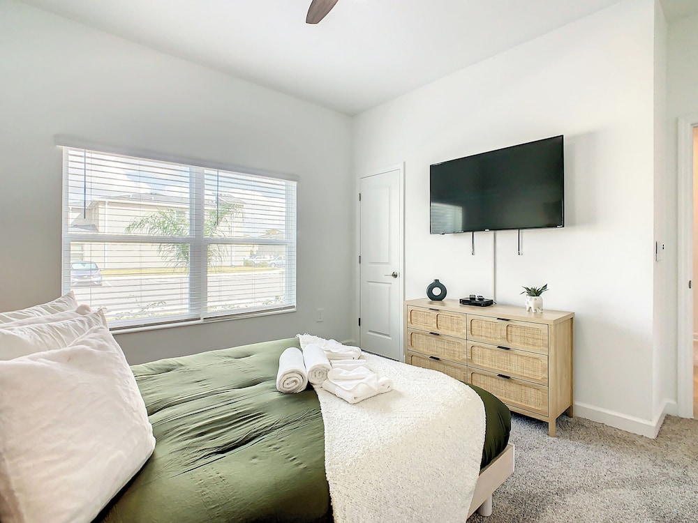 Sophisticated Living at Storey Lake - photo 8