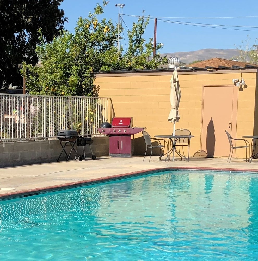 Topper Motel - photo 27