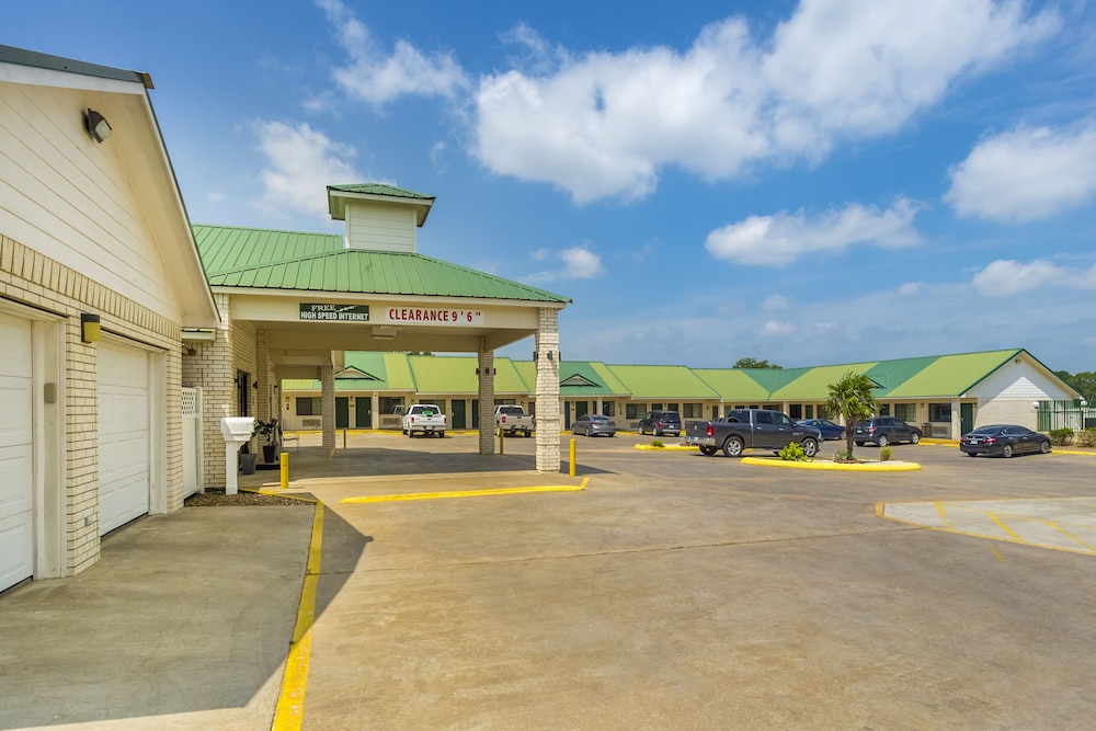 OYO Hotel Yoakum West - photo 44