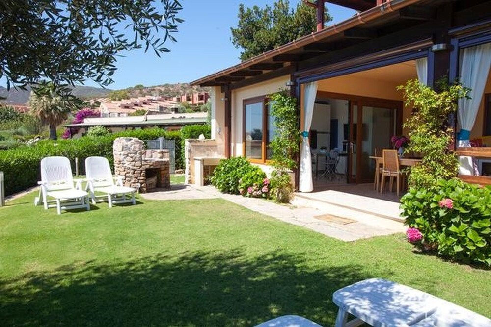 Villa Erika Is Molas mare golf — 4-Star Luxury Hotel in Pula, Italy