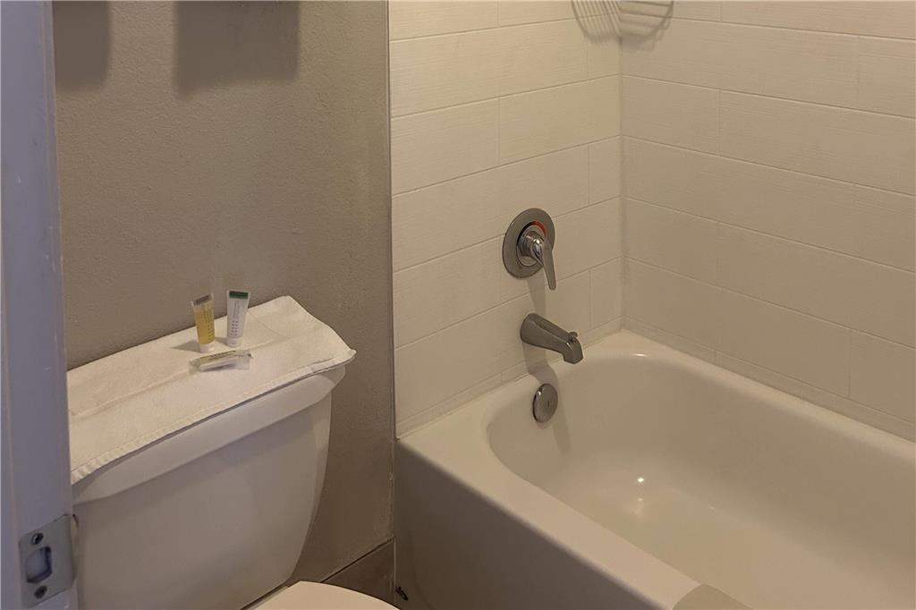 Days Inn by Wyndham Kingman West - photo 12