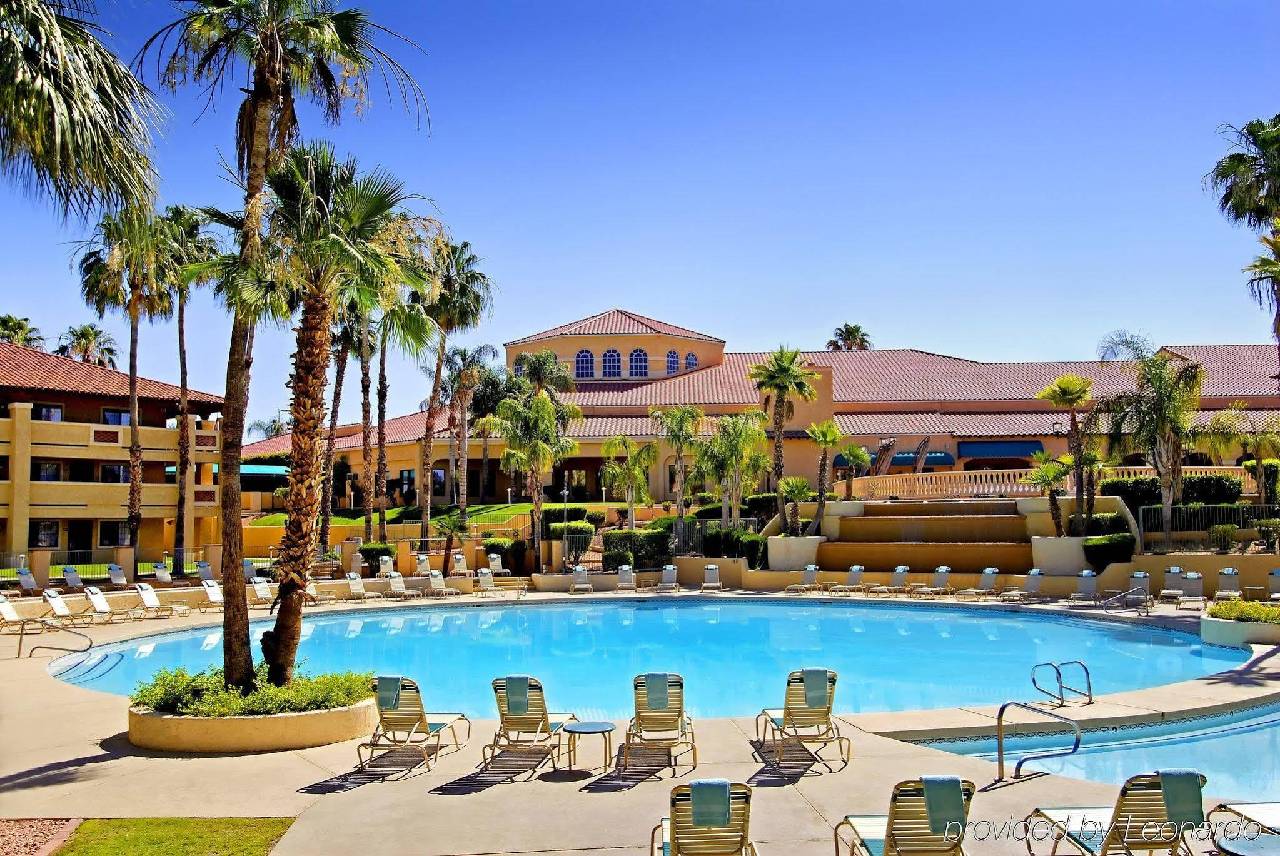 Embassy Suites Phoenix North - photo 4