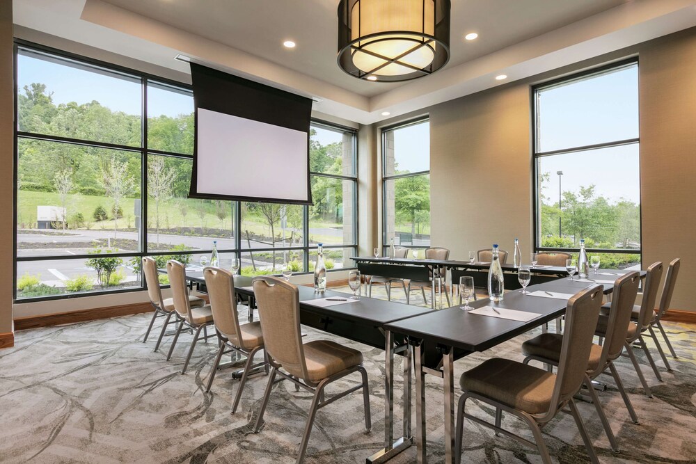 Embassy Suites by Hilton Berkeley Heights - photo 38