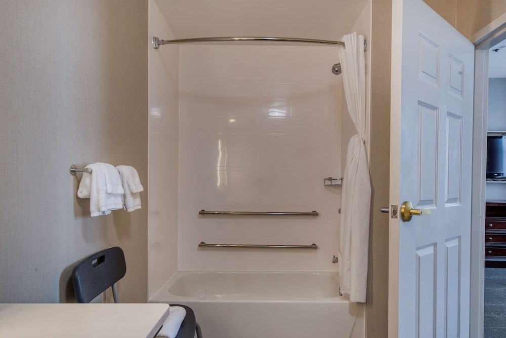 Homewood Suites by Hilton Olmsted Village - photo 43