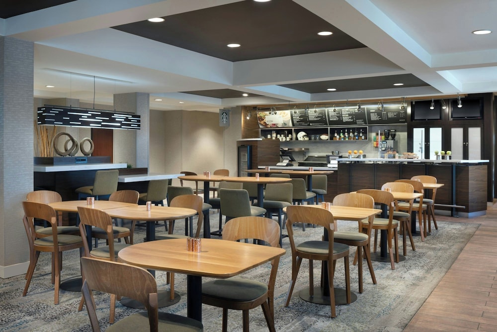 Courtyard by Marriott Springfield Airport - photo 42