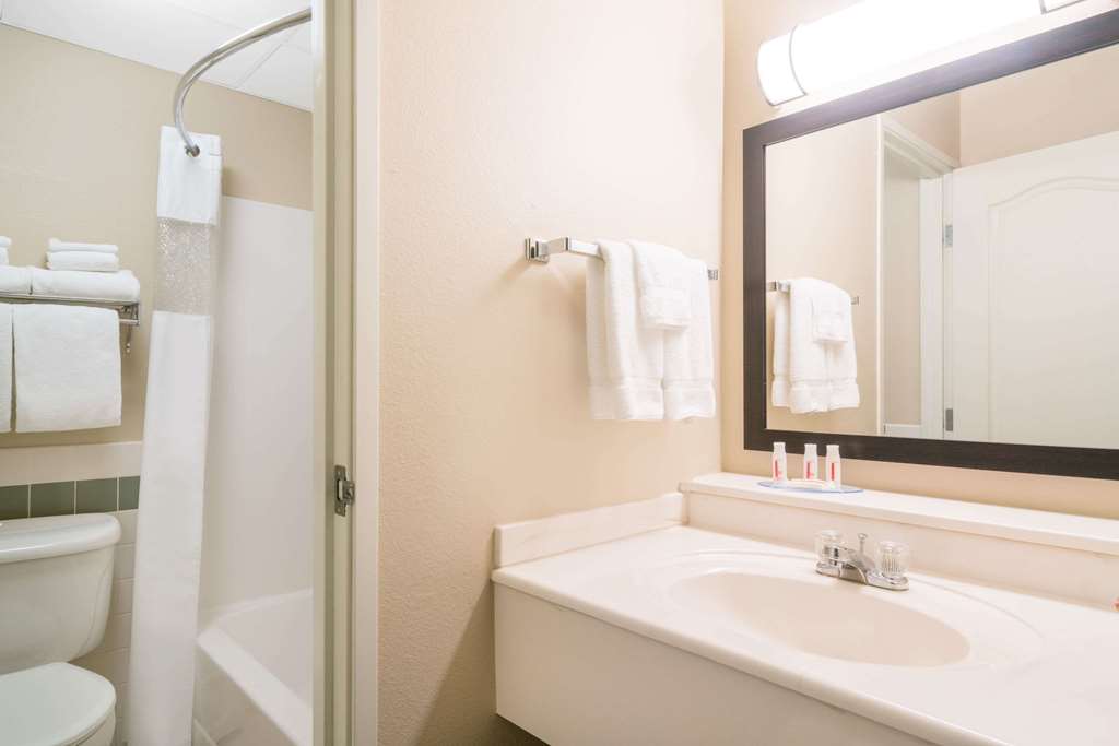 Baymont by Wyndham Baxter Brainerd Area - photo 14