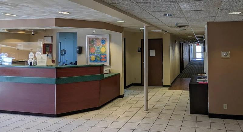 St Clair Inn and Suites - photo 3
