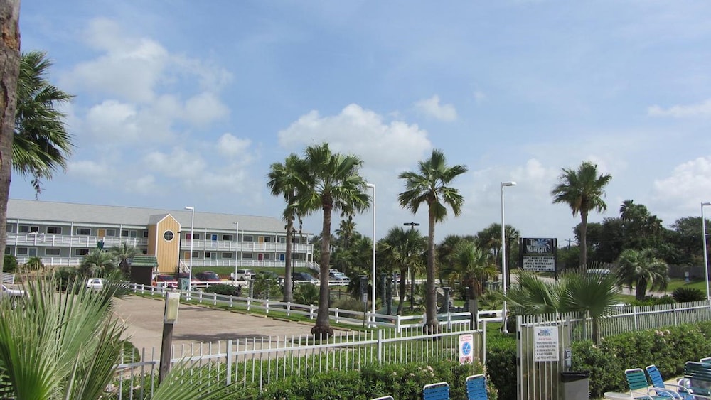 Inn at The Waterpark - photo 34