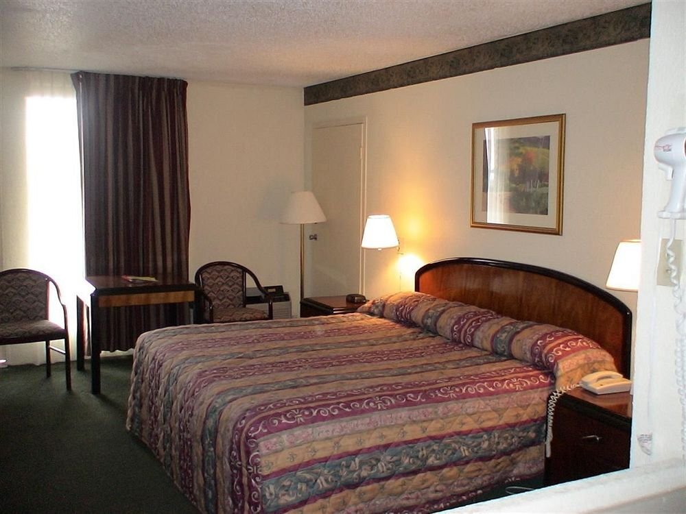 Greenway Inn & Suites - photo 2