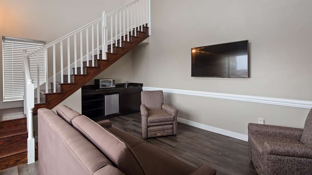 Best Western Plus Coastline Inn - photo 16