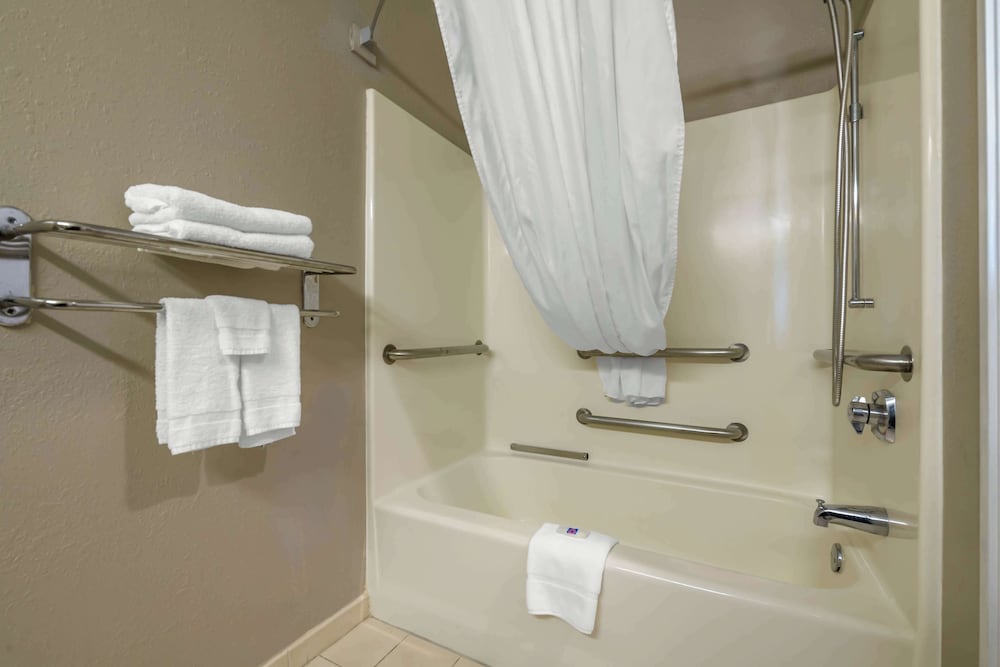 Motel 6 Dawsonville GA North GA Premium Outlets - photo 25