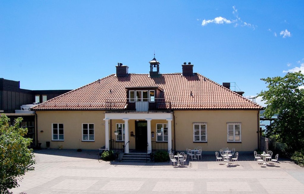 Almåsa Havshotell — hotel in Haninge