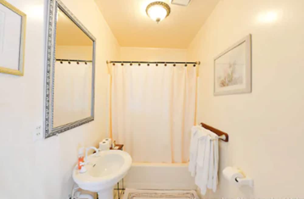 Monarch Cove Inn - photo 76