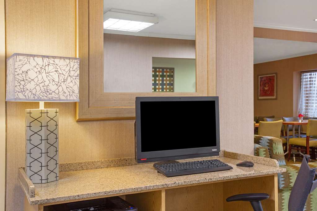 La Quinta Inn by Wyndham Auburn Worcester - photo 30