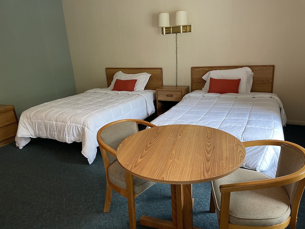Gatehouse Motel - photo 25