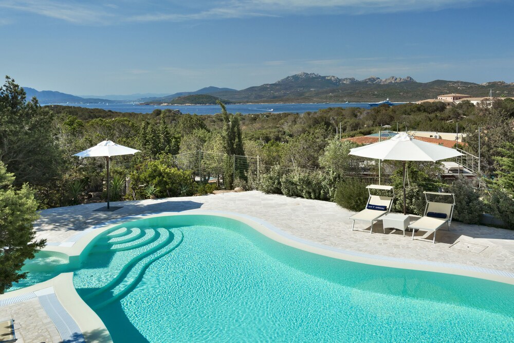 Le Case Di Capriccioli — 4-Star Luxury Hotel in Porto Cervo, Italy