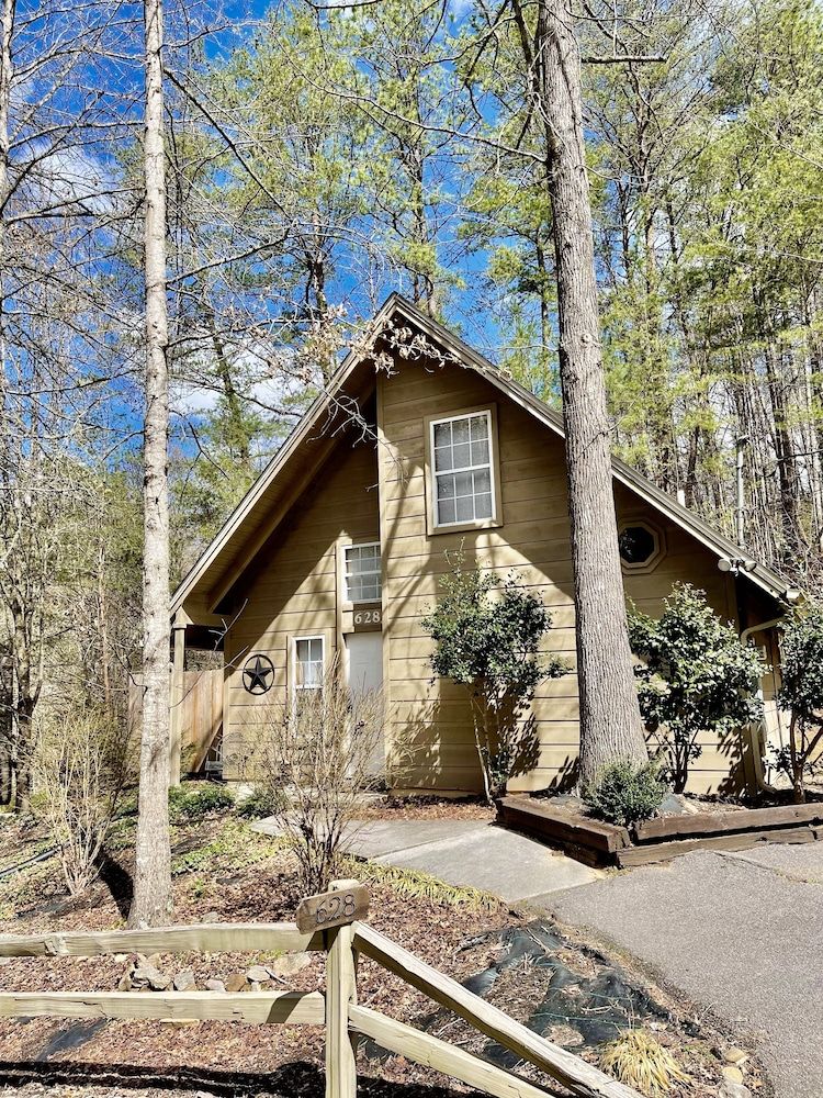 Beary Charming in Gatlinburg, United States