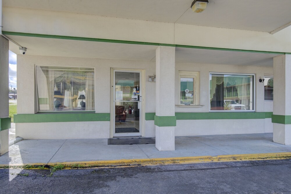 Oyo Hotel Douglas Ga Us 441 - photo 38
