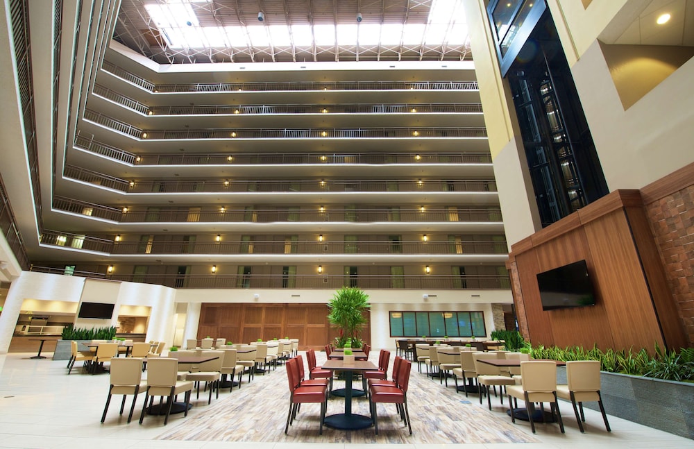 Embassy Suites by Hilton Portland Tigard - photo 6