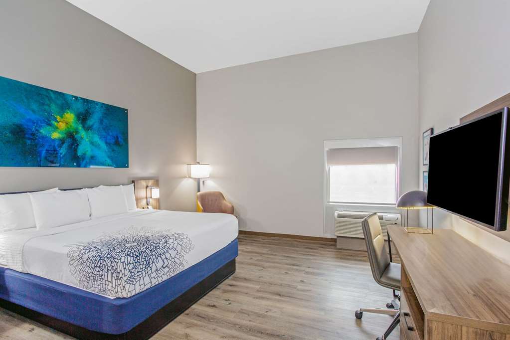 La Quinta Inn & Suites by Wyndham Miramar Beach Destin - photo 20