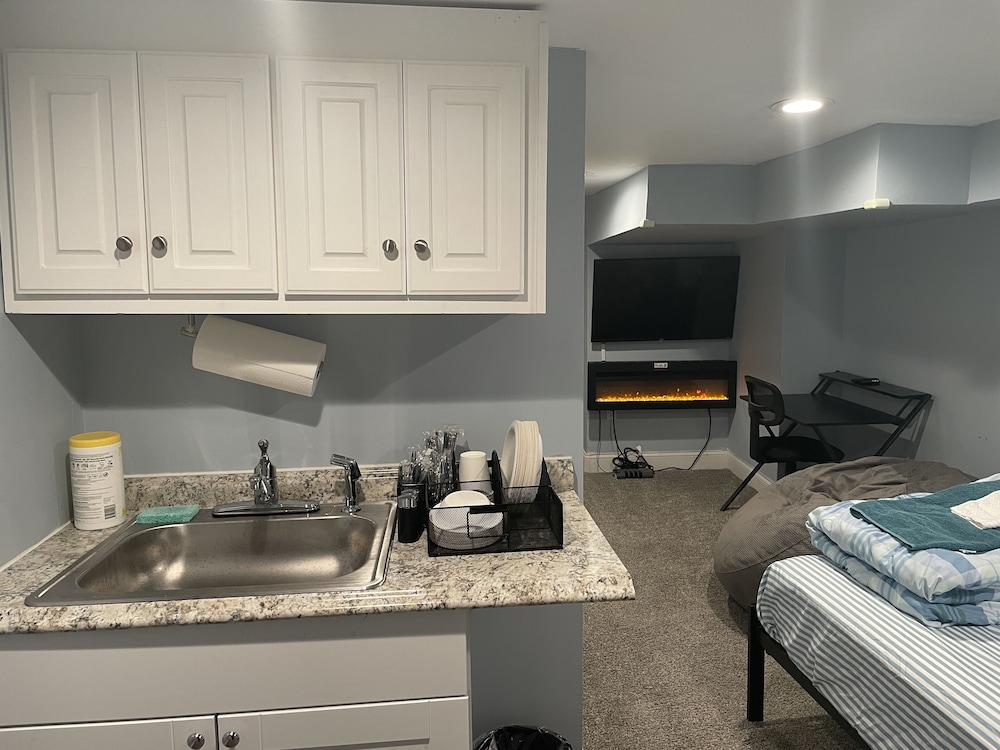 Downtown Suite Close to Topgolf Horseshoe Casino UM Baltimore - photo 5
