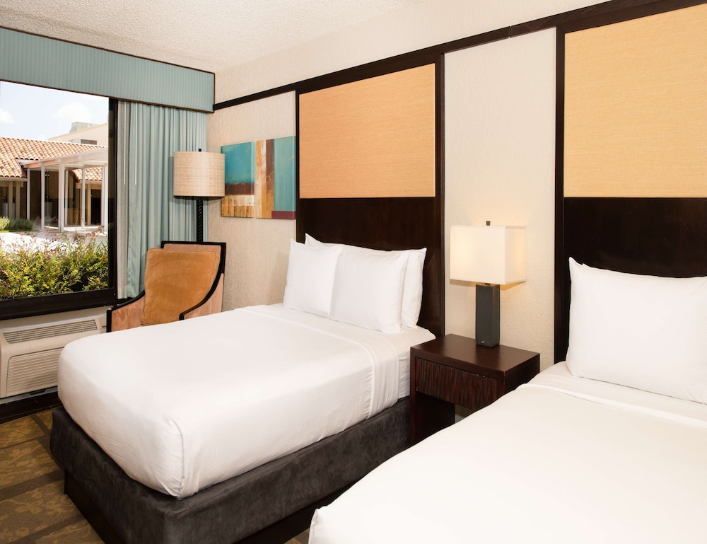 DoubleTree by Hilton Orlando Theme Park Resort - photo 11