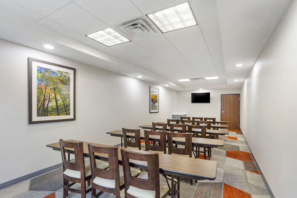 Comfort Suites Bloomsburg - photo 36