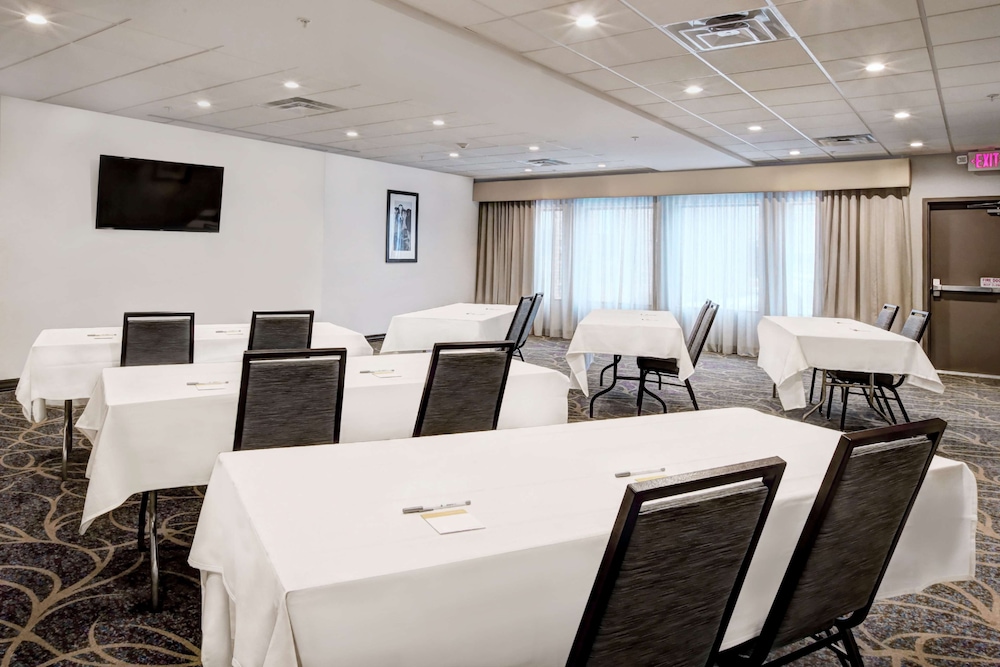 Hampton Inn & Suites Baltimore Aberdeen - photo 27