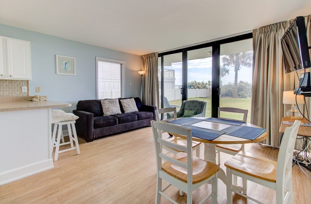 0101 Coastal Retreat By Atlantic Towers — Carolina Beach