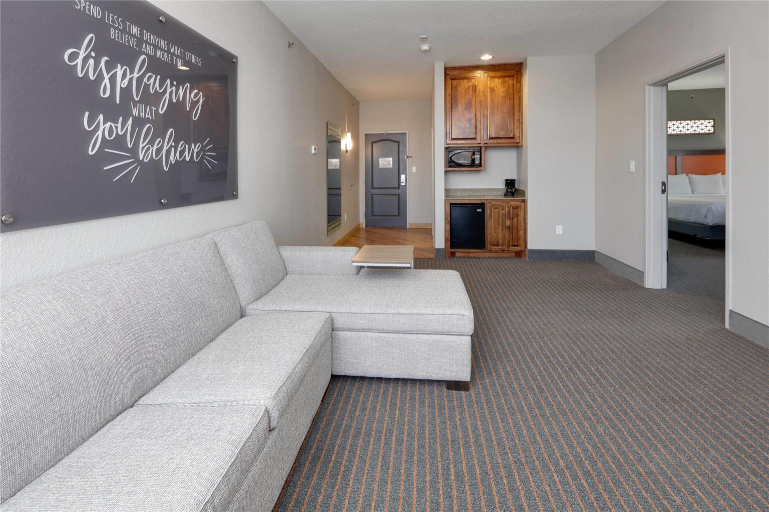 La Quinta Inn & Suites by Wyndham Dallas Love Field - photo 24