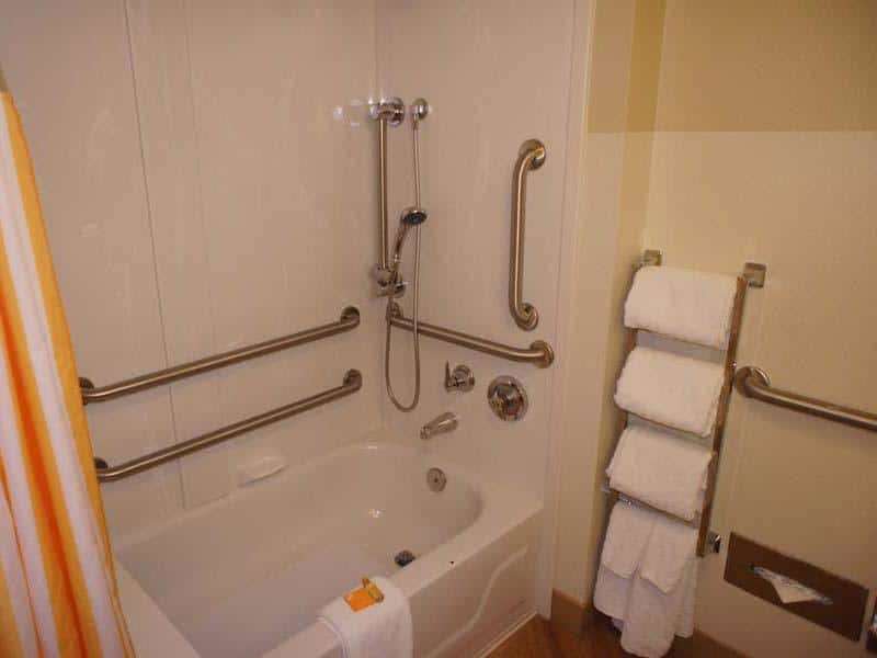 La Quinta Inn & Suites by Wyndham Raleigh Durham Southpoint - photo 14