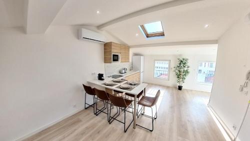 Carina 2 4 Pers Standing Hyper Centre Climatise in Saint-Raphael, France