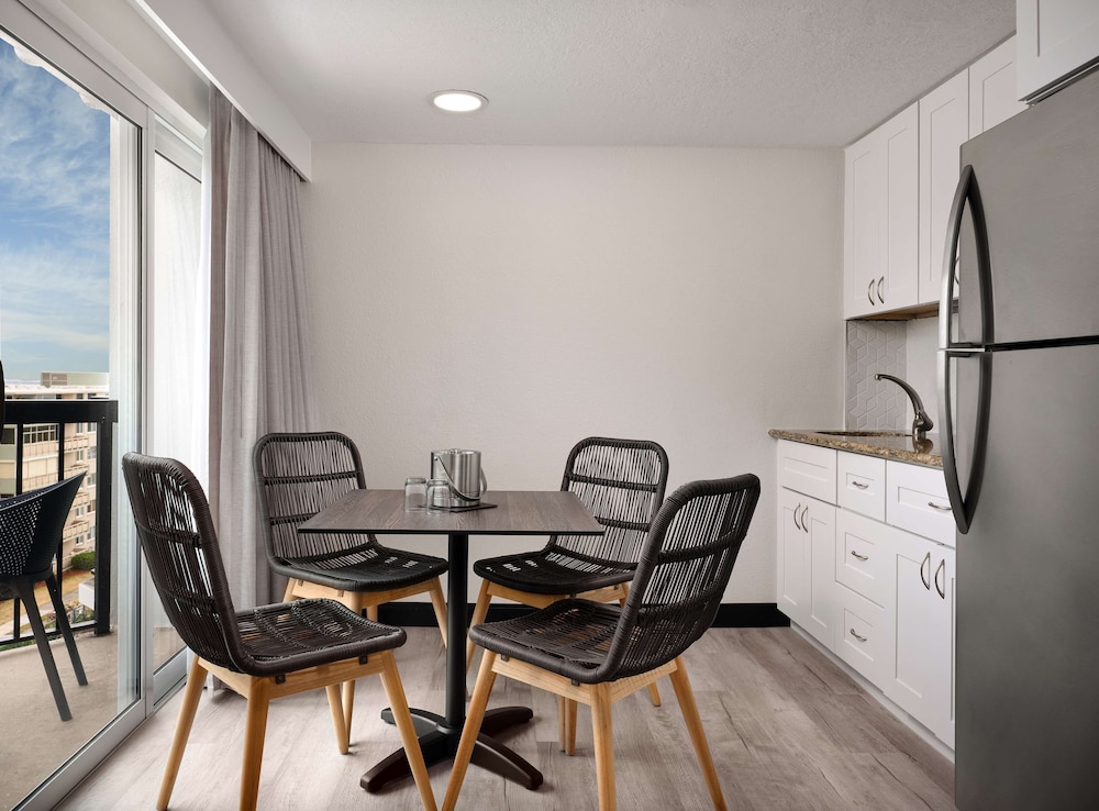 Hilton Garden Inn Cocoa Beach Oceanfront - photo 15