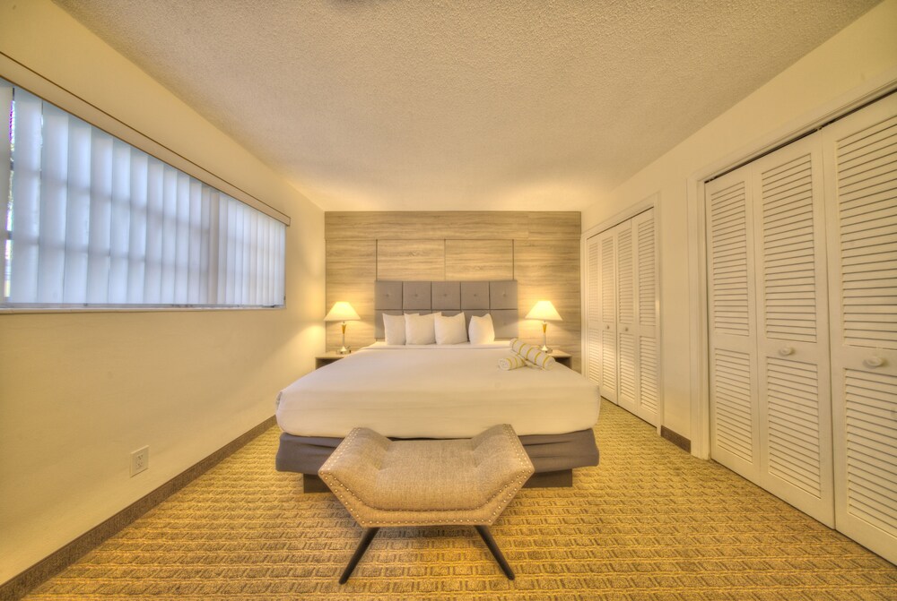 Club Lux Resort By the Beach - photo 11