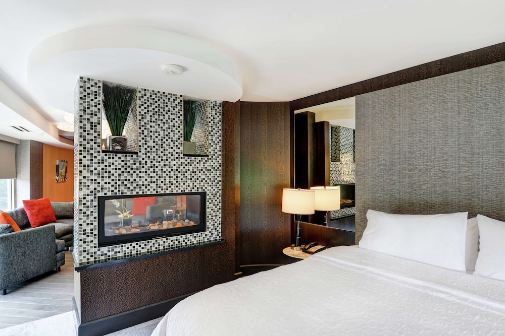 Hampton Inn & Suites Raleigh Crabtree Valley - photo 29