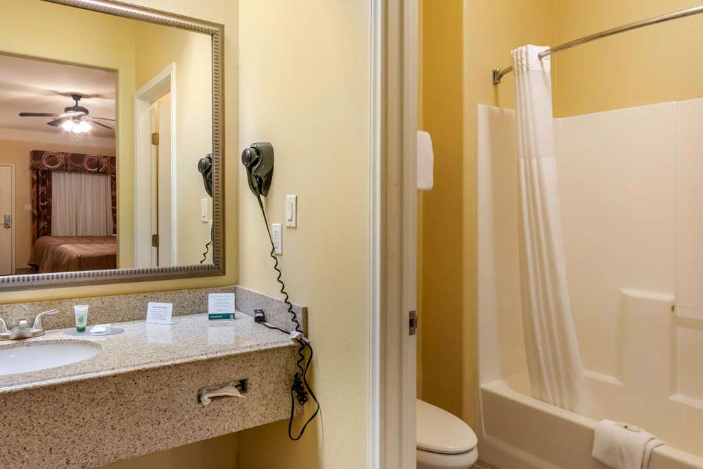 Quality Inn & Suites at The Outlets Mercedes Weslaco - photo 30
