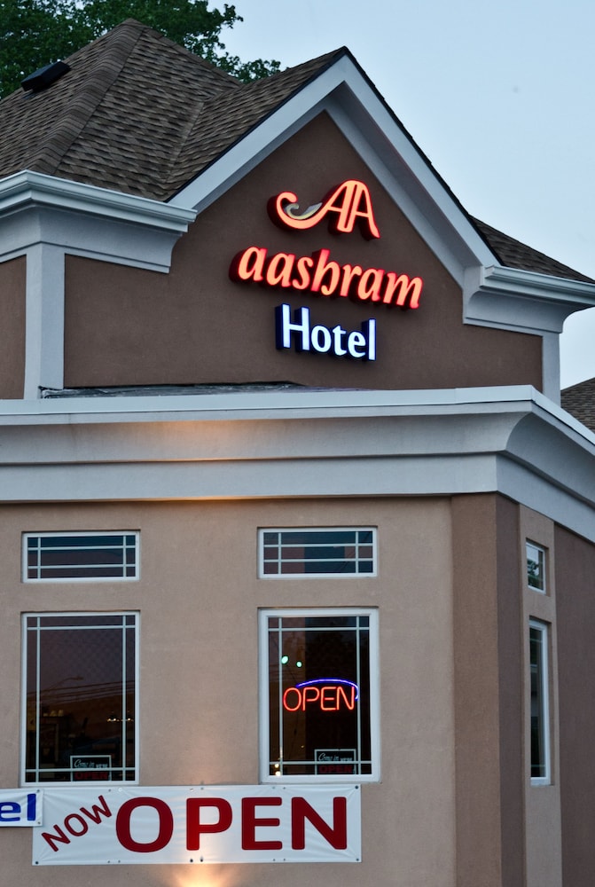 AAshram Hotel by Niagara River - photo 28
