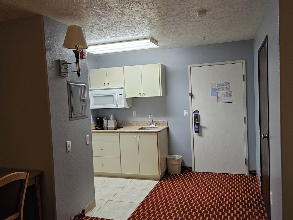 Executive Inn and Suites Extended Stay in Vernal - photo 17