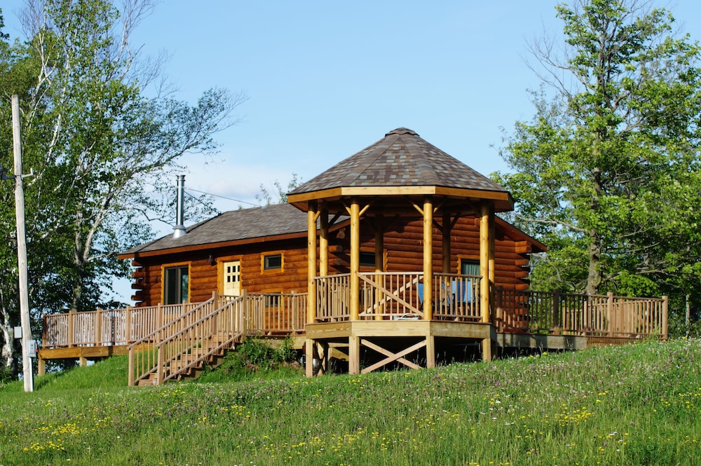 Mont Du Lac Resort — Superior