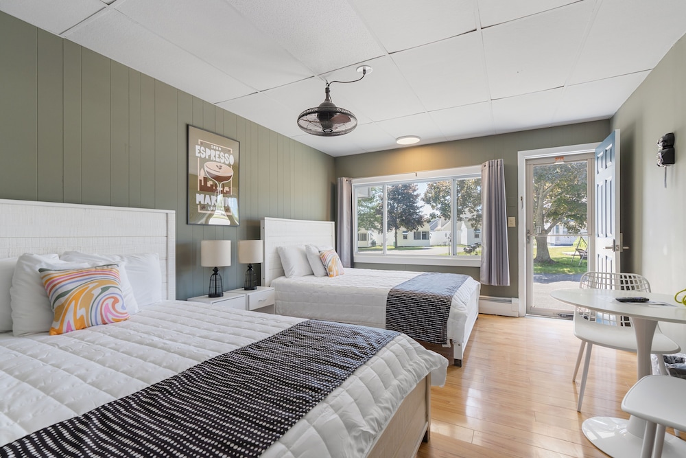 The Beaches Motel & Cottages - photo 35