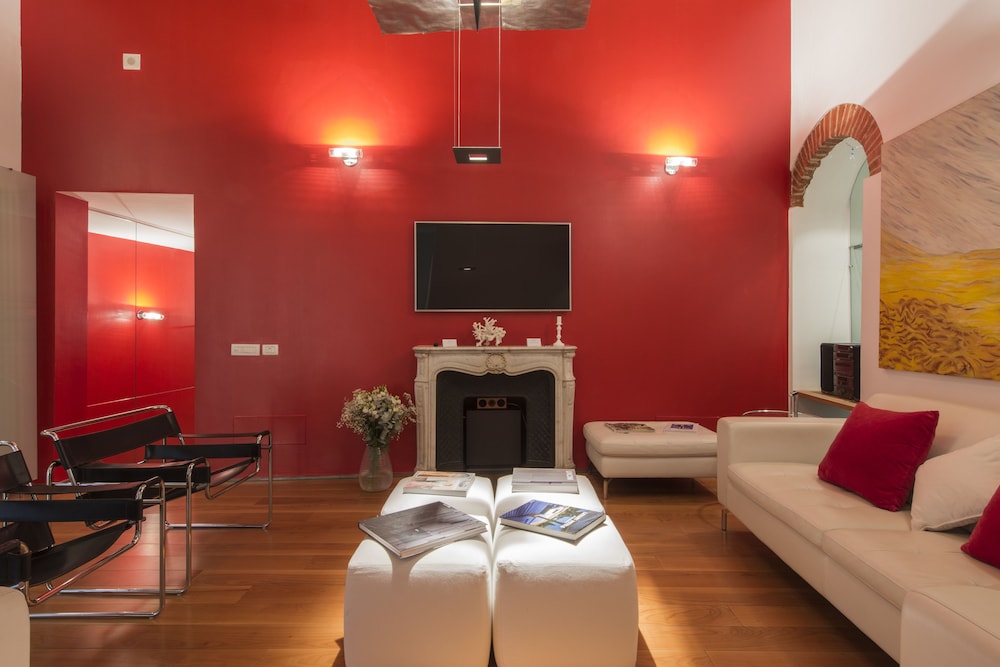 Via Cerva RentClass Alba — 4-Star Luxury Hotel in Milan, Italy
