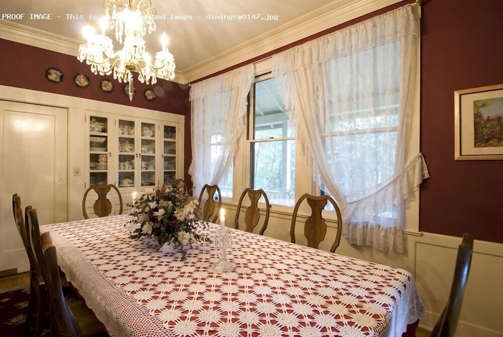 Barretta Gardens Inn - photo 35