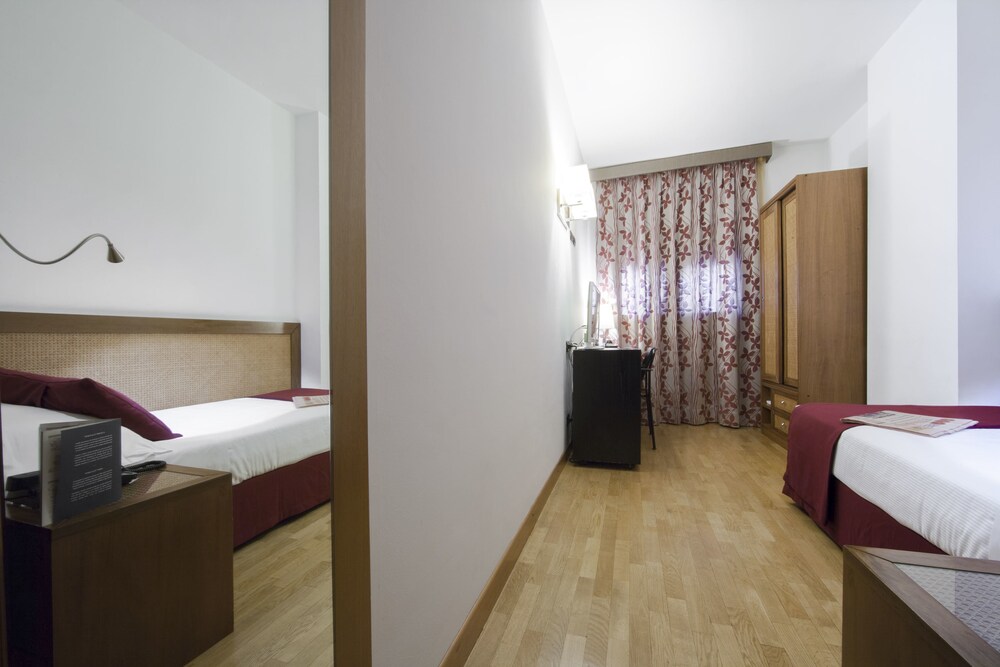 Urban Hive Milano — 4-Star Luxury Hotel in Milan, Italy