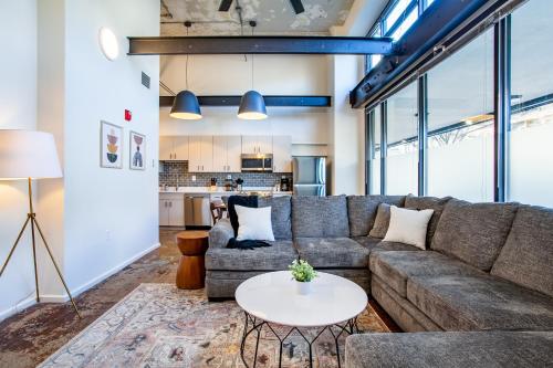 Urban Sterchi Lofts Downtown Knoxville — 4-Star Luxury Hotel in Knoxville, United States