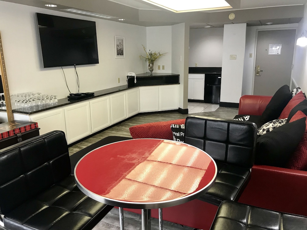 SureStay Plus Hotel by Best Western Lehigh Valley - photo 32