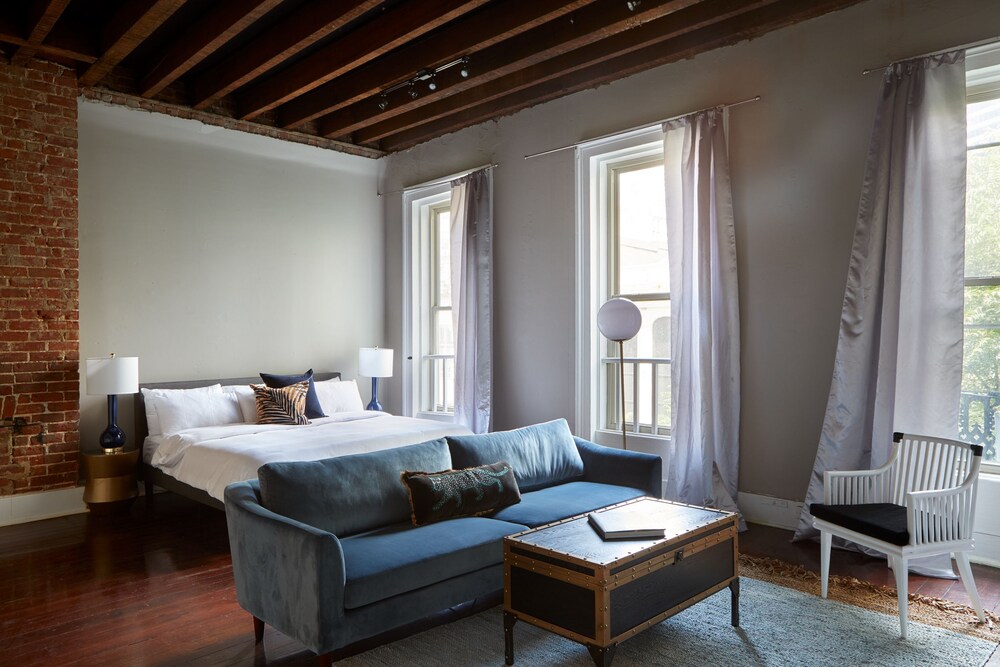 Charming Central Business District Studios by Sonder - photo 28
