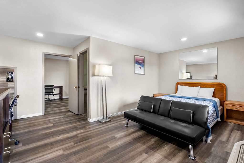 Econo Lodge Panguitch near Bryce Canyon - photo 30