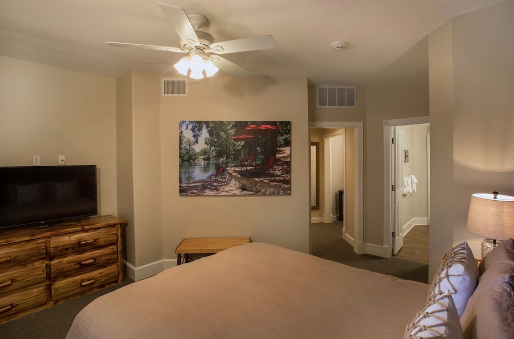 Gruene River Hotel & Retreat - photo 36