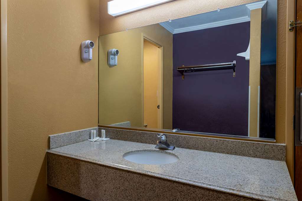Days Inn by Wyndham Anderson IN - photo 20